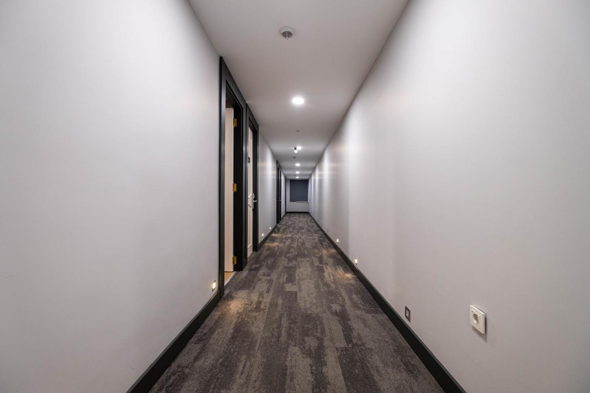 Berr Hotel Istanboel Buitenkant foto